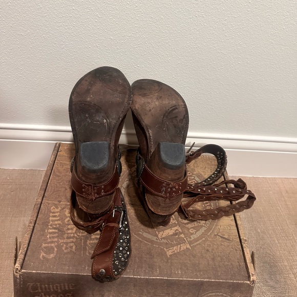 LIBERTY Black Brown Leather Ankle Boots - Picture 5 of 7